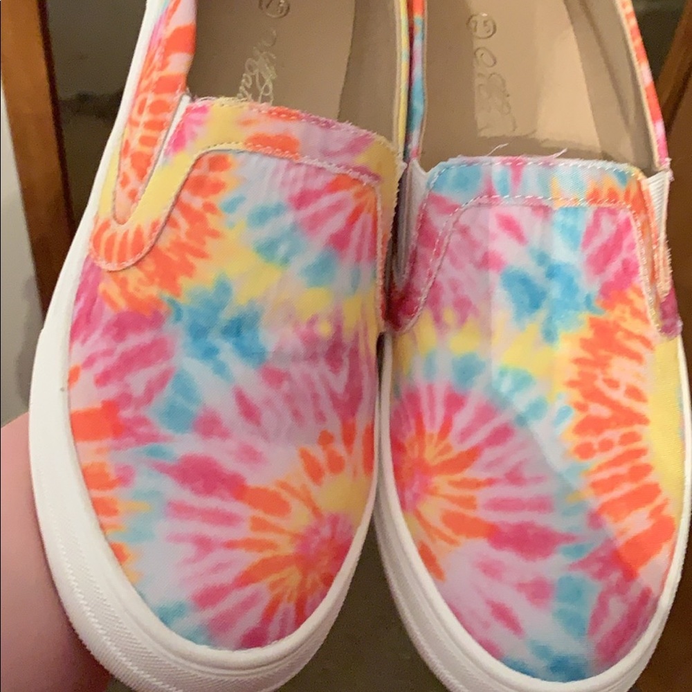 Tye dye slip ons